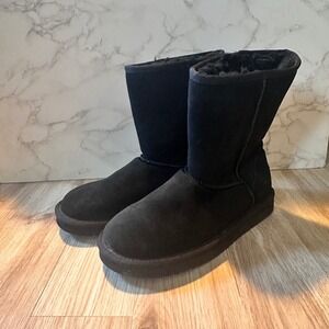 Koolaburra by UGG Black Suede Sheepskin Lined Boots Women's Size 6